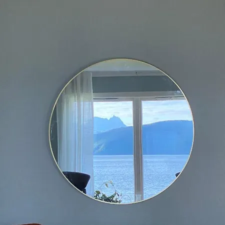 Unique And Charming With Fantastic Sea Views בית נופש *