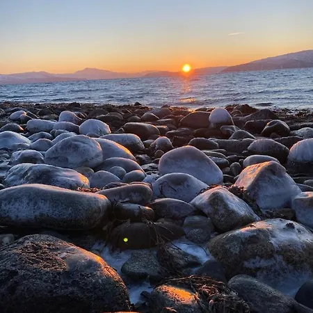 Unique And Charming With Fantastic Sea Views Vakantiehuis *