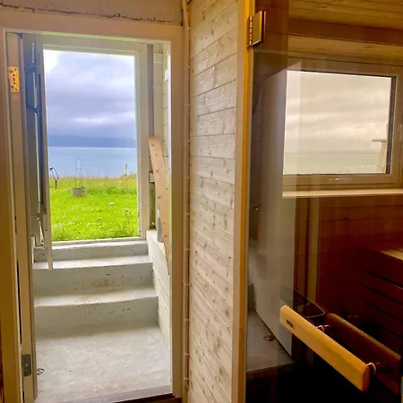 Unique And Charming With Fantastic Sea Views בית נופש טרומסה