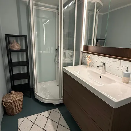 Unique And Charming With Fantastic Sea Views * טרומסה