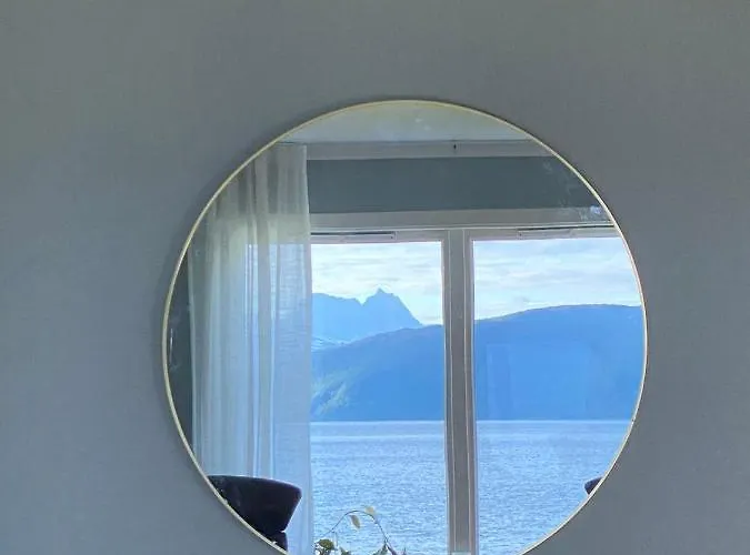 Unique And Charming With Fantastic Sea Views Hébergement de vacances *