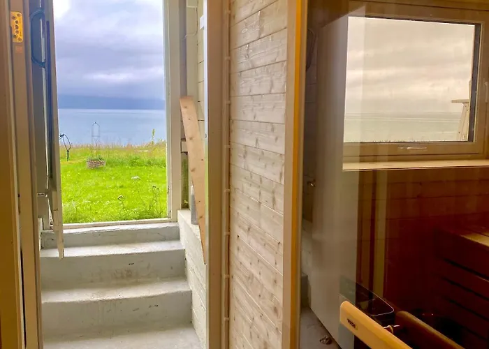 Unique And Charming With Fantastic Sea Views Hébergement de vacances Tromsø